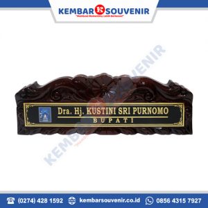 nama meja kayu