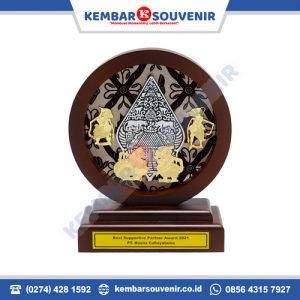 plakat gunungan