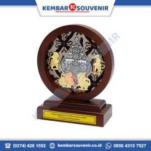 plakat gunungan wayang