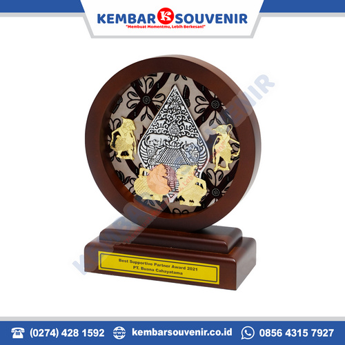 plakat gunungan wayang