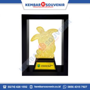 plakat kuningan bentuk hewan