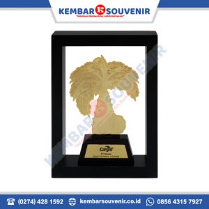 plakat kuningan kelapa sawit