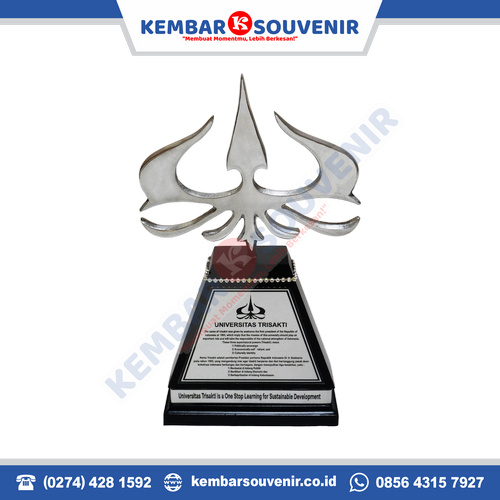 plakat kuningan universitas