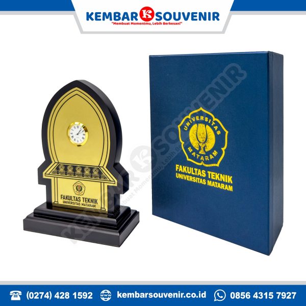 contoh gambar plakat