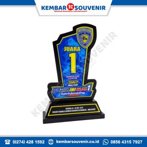 desain plakat keren