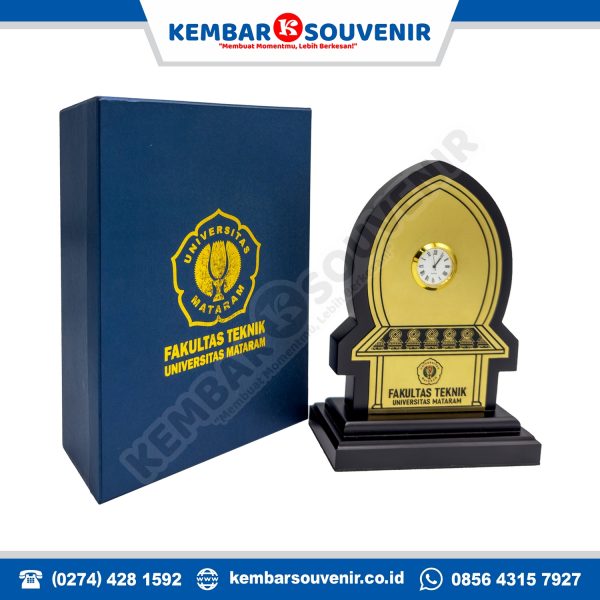 gambar plakat akrilik