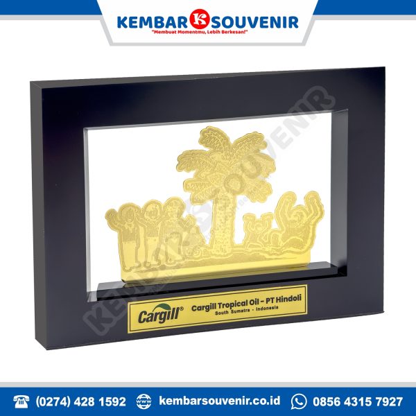 plakat bingkai kayu