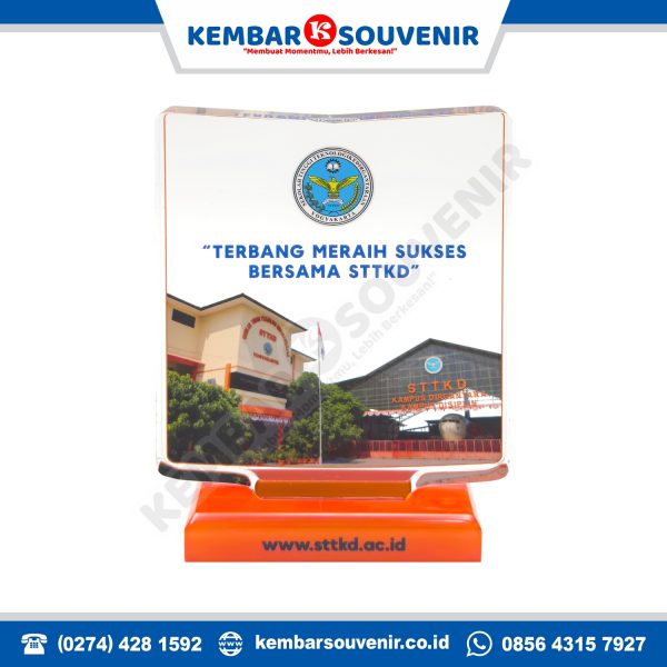 toko perlengkapan wisuda terdekat