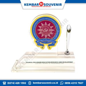 contoh vandel akrilik