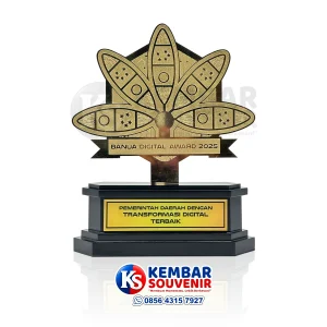 piala logam kuningan bank indonesia kalimantan