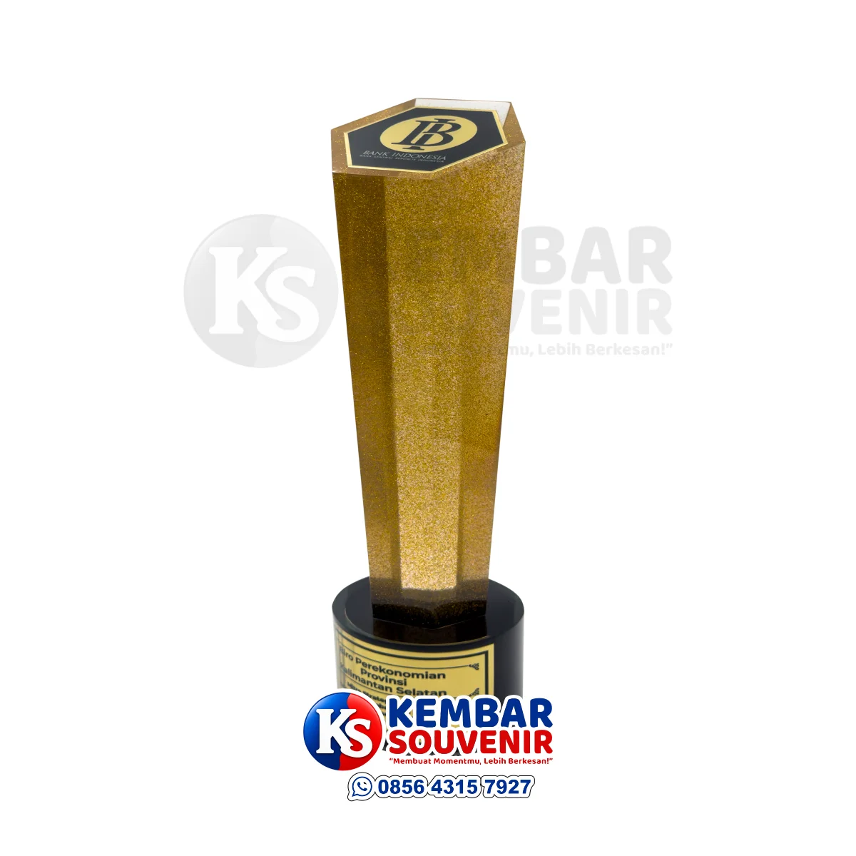 piala penghargaan mitra Bank Indonesia