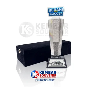 piala turnamen sepak bola perusahaan