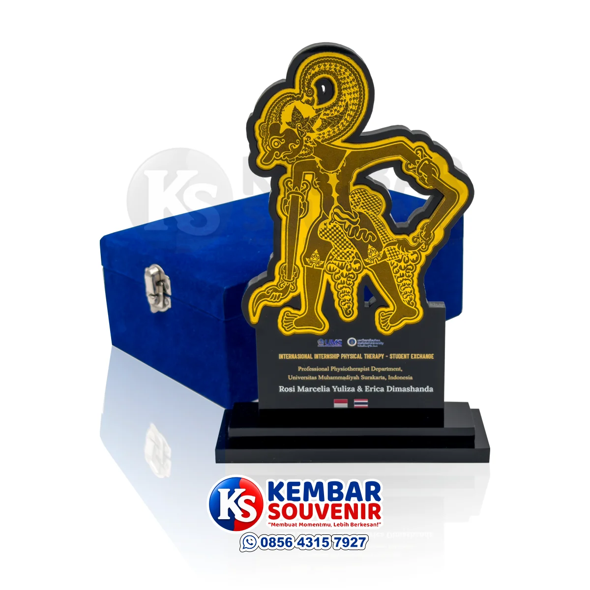 plakat akrilik emas untuk program internasional