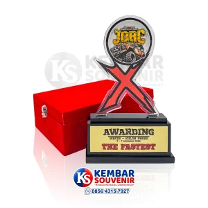 plakat akrilik event otomotif offroad