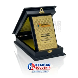 plakat kayu plakat kayu kuningan untuk pembicara seminarkuningan untuk pembicara seminar