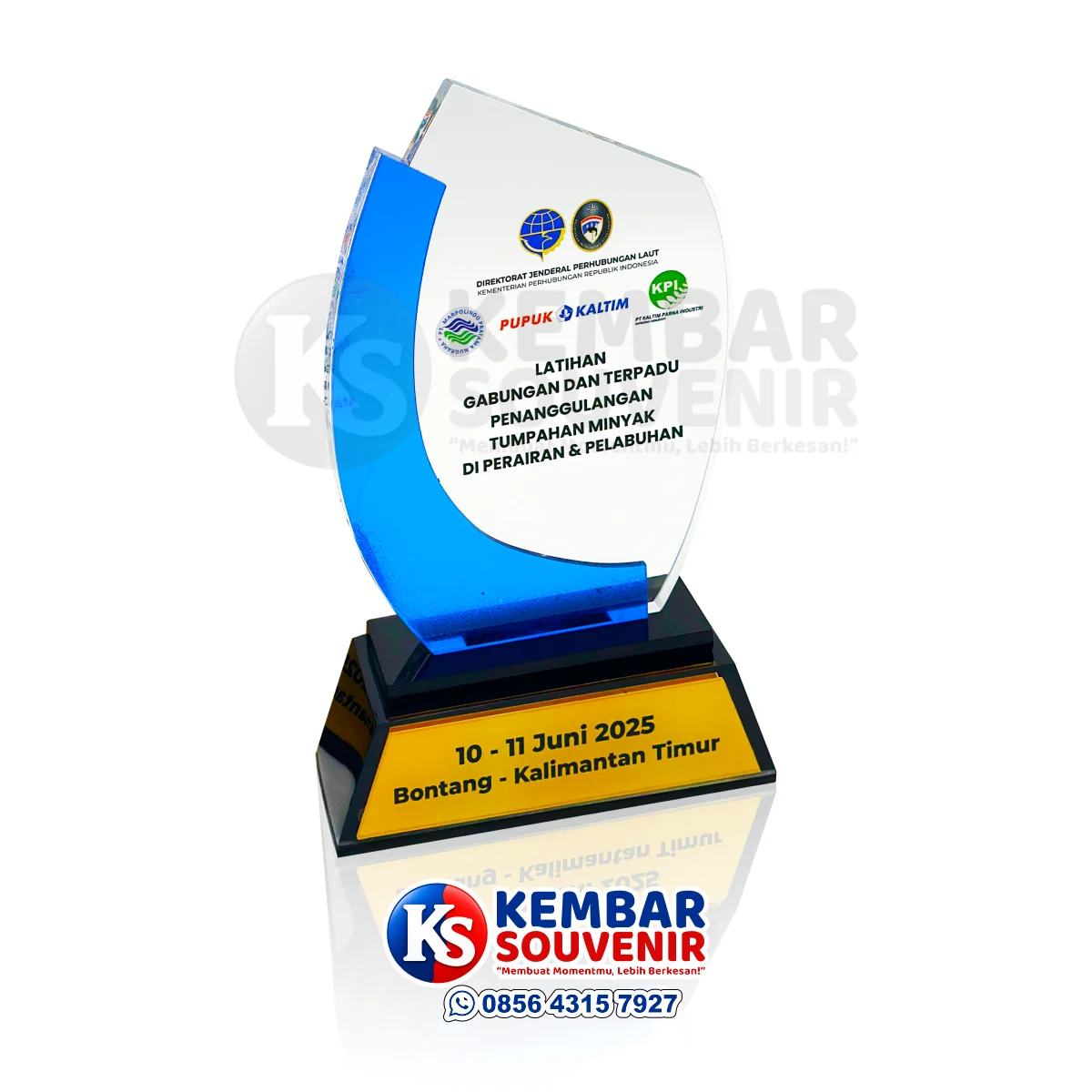 plakat kegiatan penanggulangan tumpahan minyak