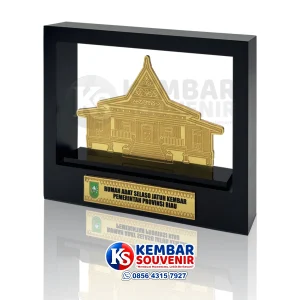 plakat logam kuningan pemerintah provinsi riau