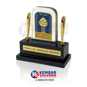 souvenir kampus Universitas Islam Indonesia