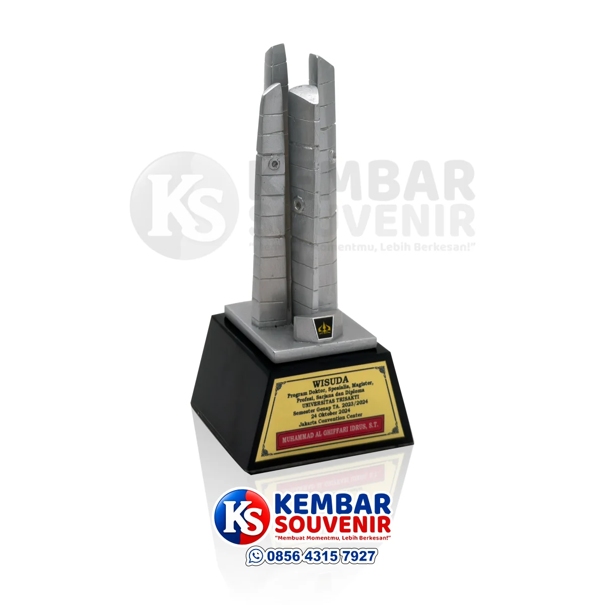 souvenir kunjungan Universitas Trisakti