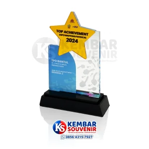 trophy penghargaan karyawan terbaik akrilik